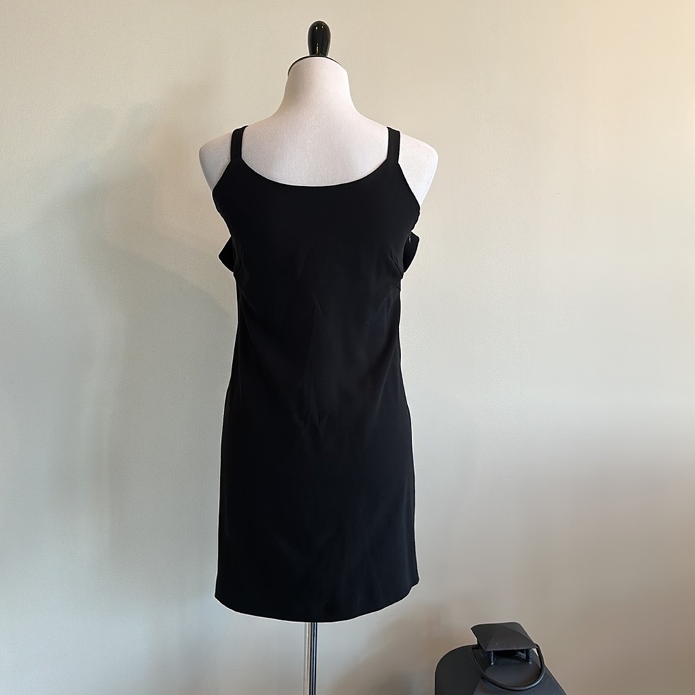 Club monaco black dress with a front bow. - Picture 4 of 9